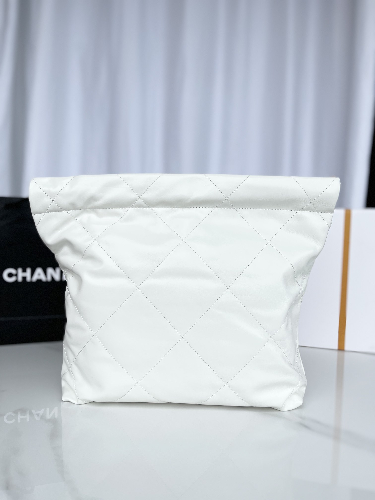 CHANEL 22 Small Handbag White