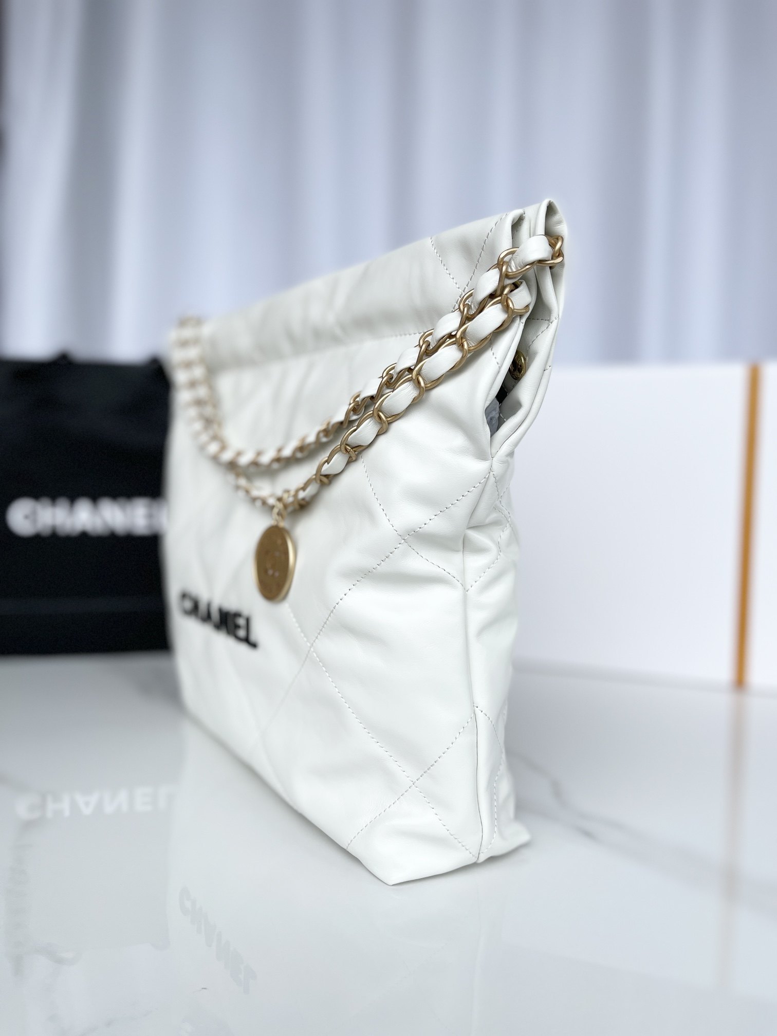 CHANEL 22 Small Handbag White