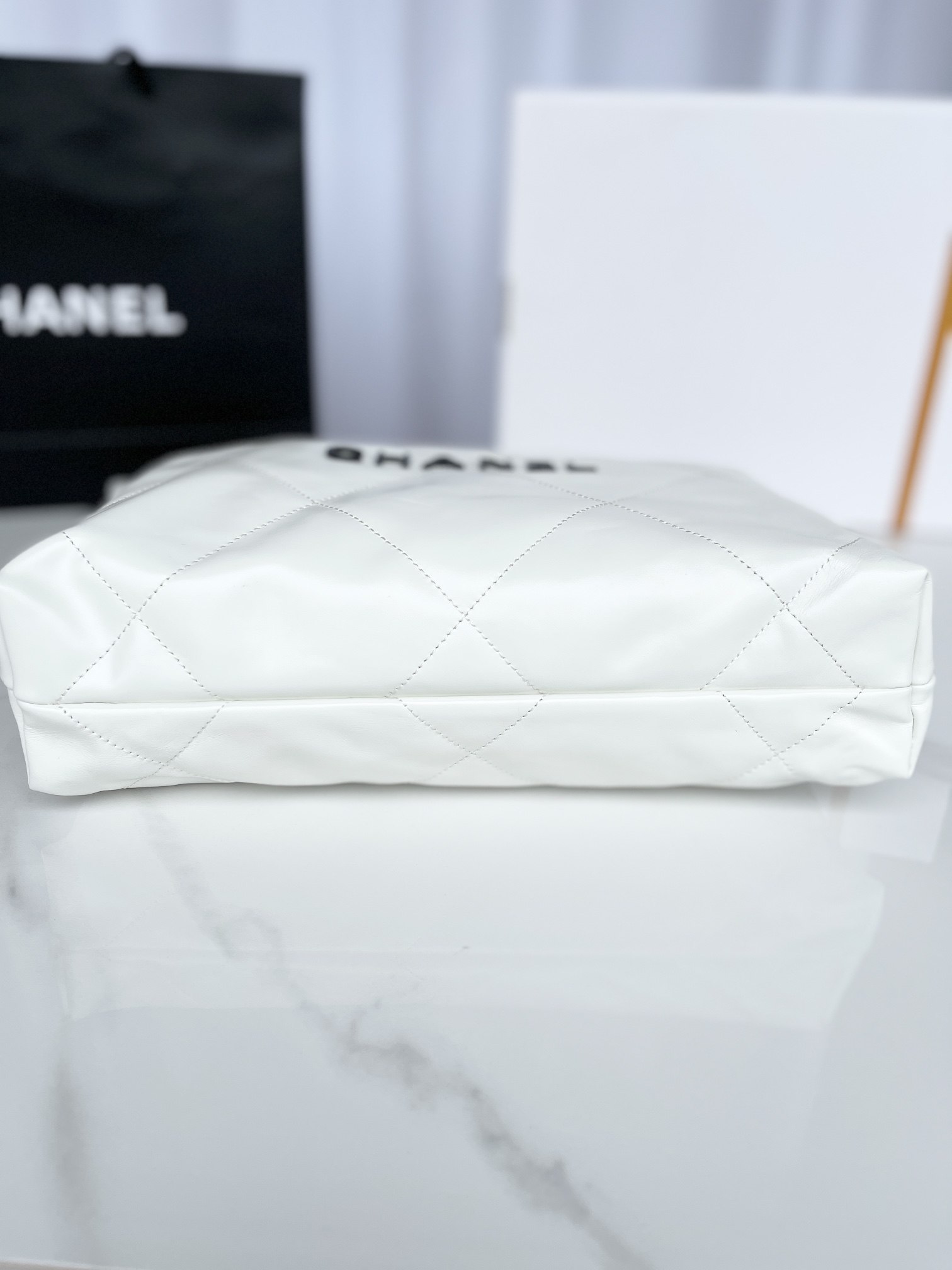 CHANEL 22 Small Handbag White