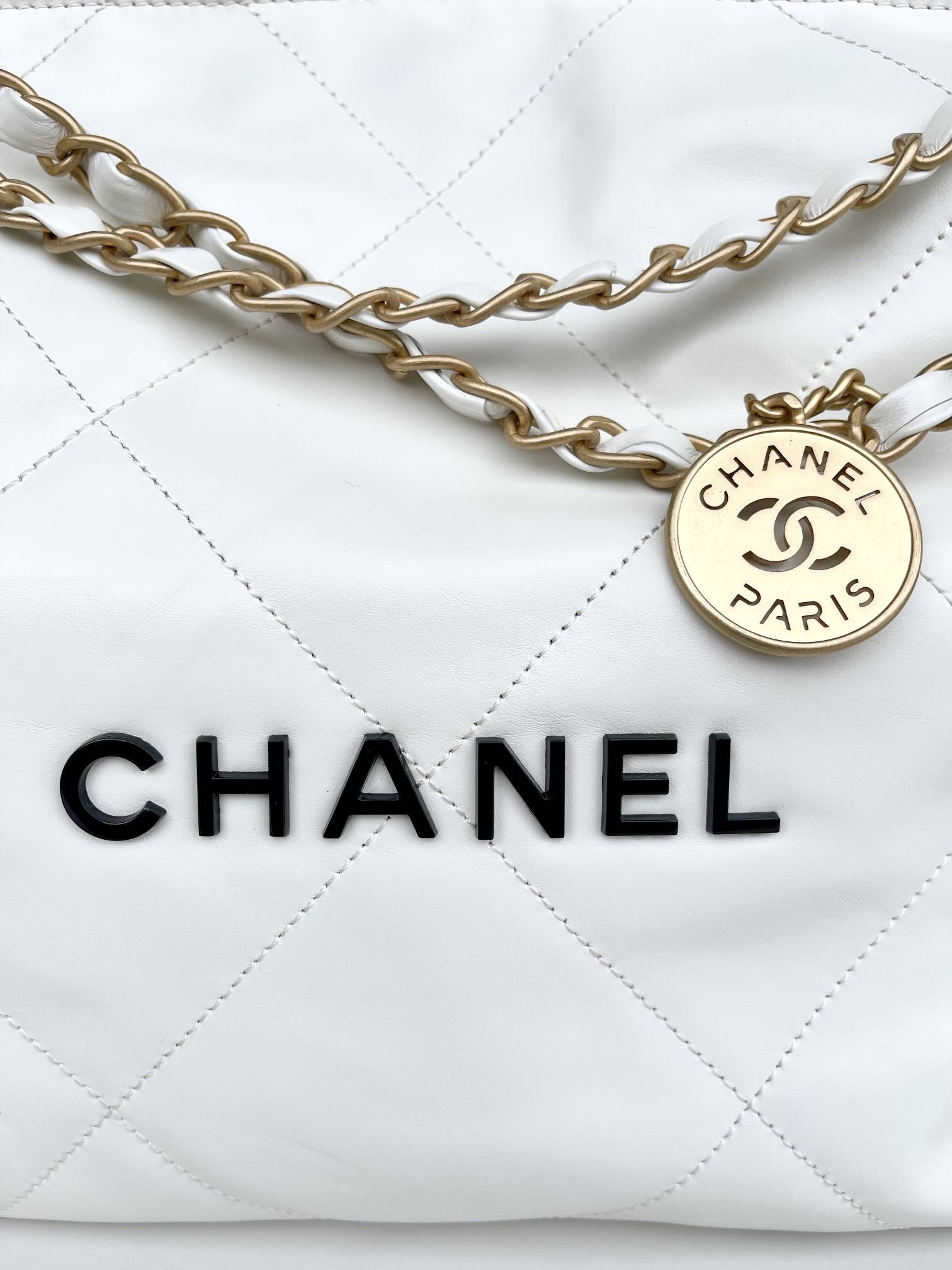 CHANEL 22 Small Handbag White