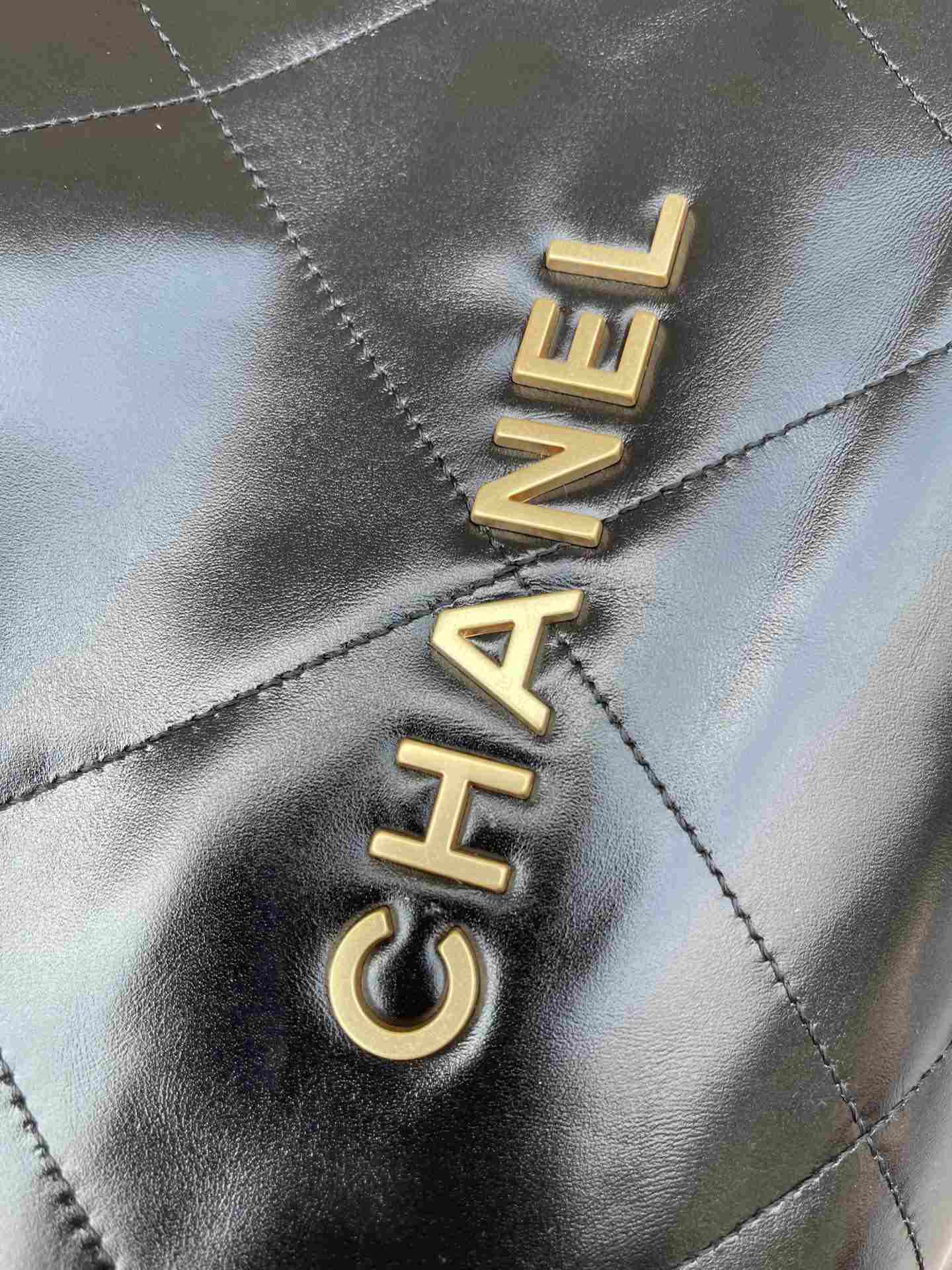 CHANEL 22 Backpack Black