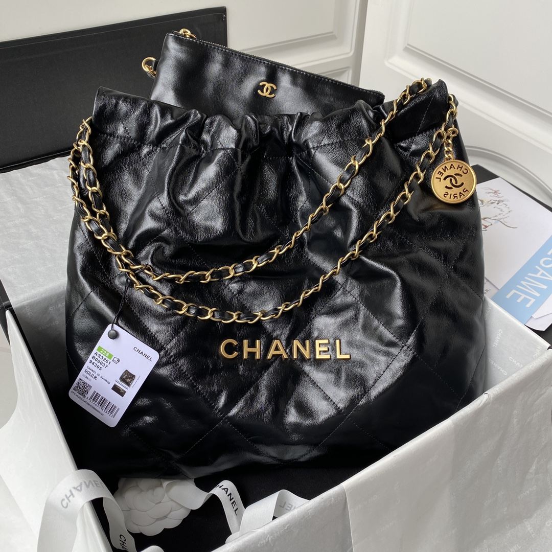  CHANEL 22 Handbag Black