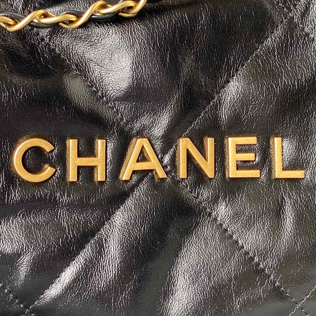  CHANEL 22 Handbag Black