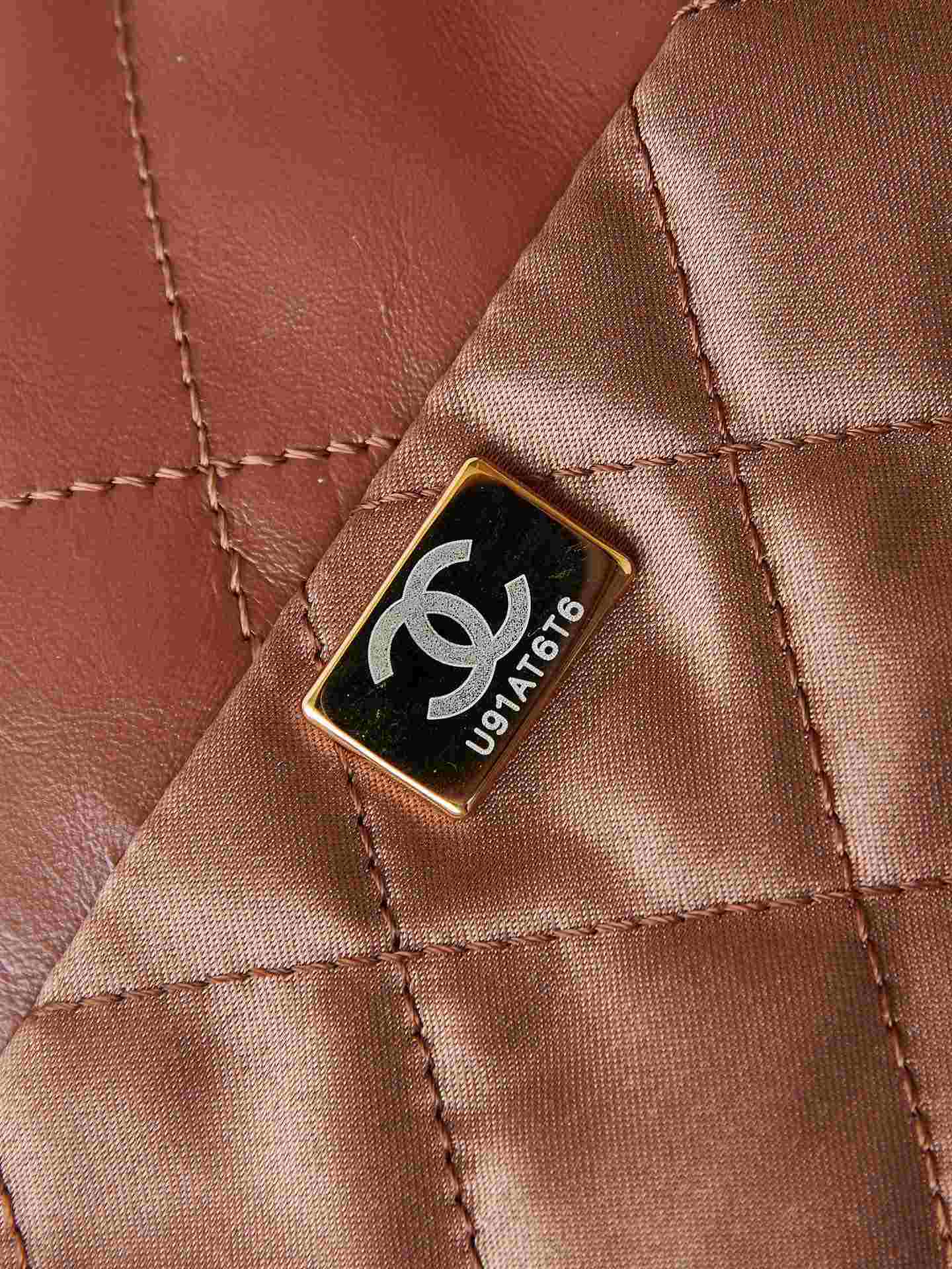  CHANEL 22 Handbag Camel