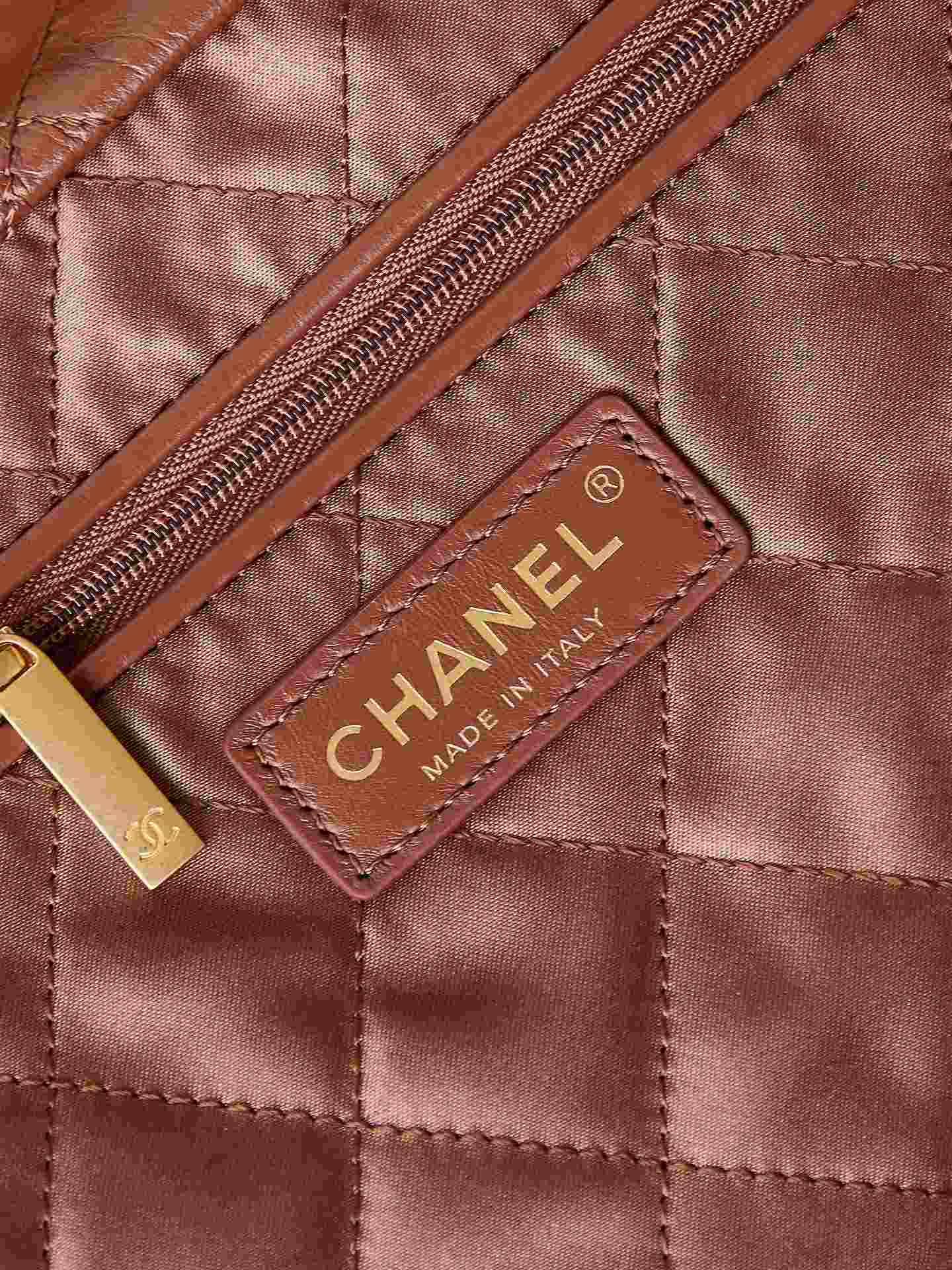  CHANEL 22 Handbag Camel