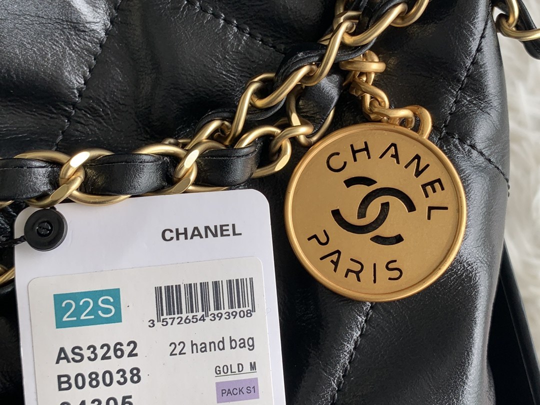 CHANEL 22 Large Handbag Black