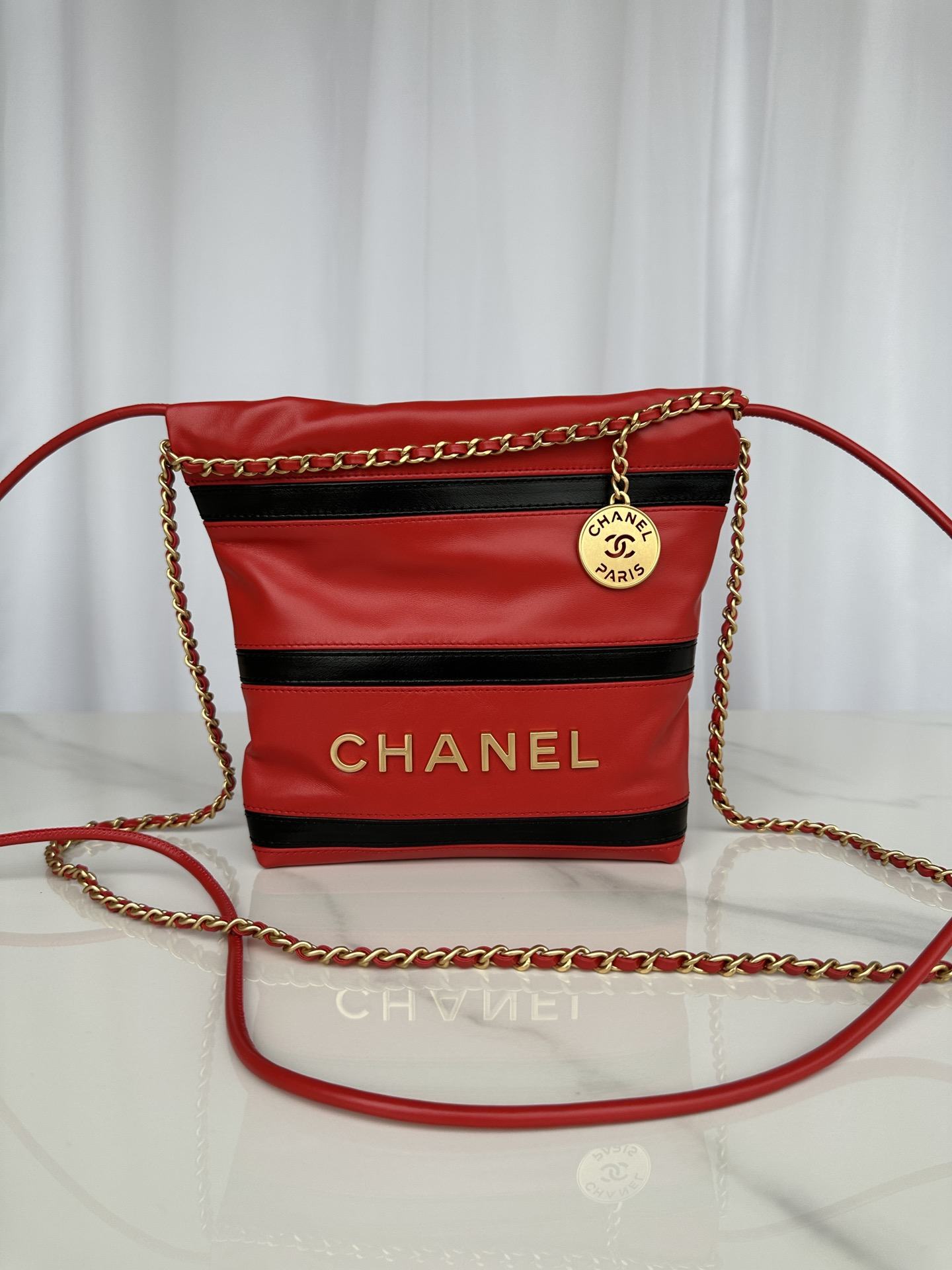 CHANEL 22 Mini Handbag Red & Black