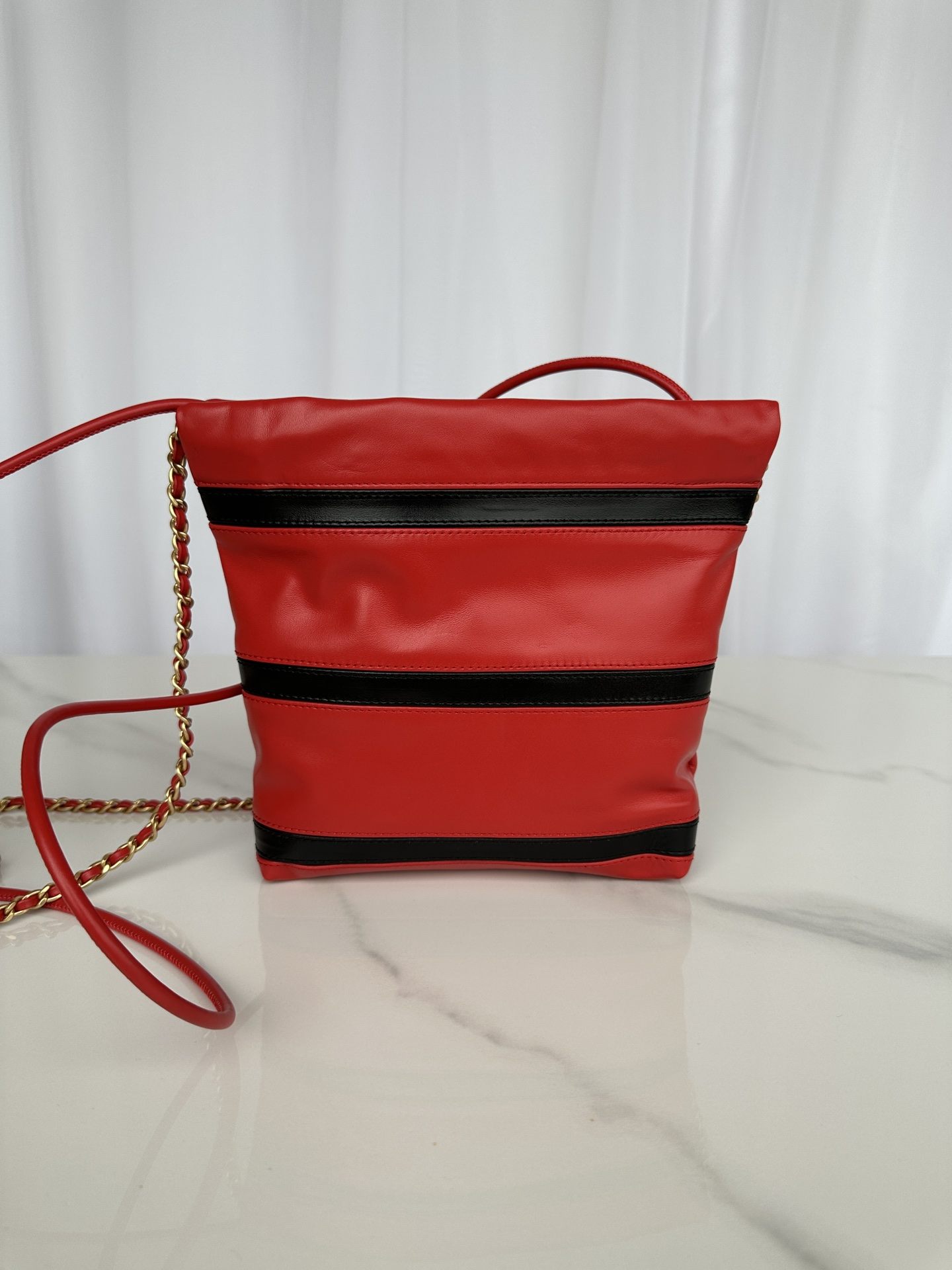 CHANEL 22 Mini Handbag Red & Black