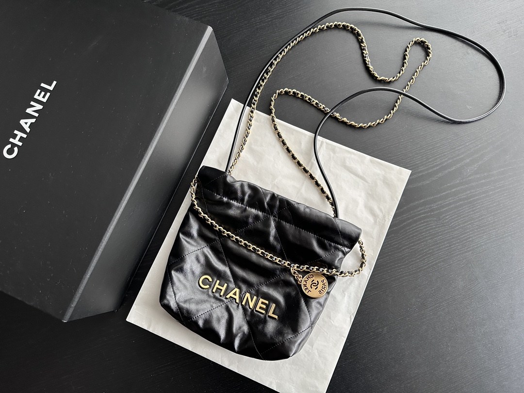 CHANEL 22 Mini Handbag Black