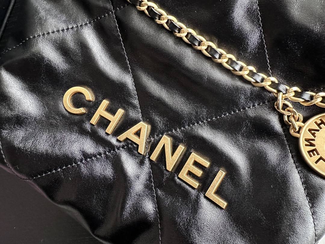 CHANEL 22 Mini Handbag Black