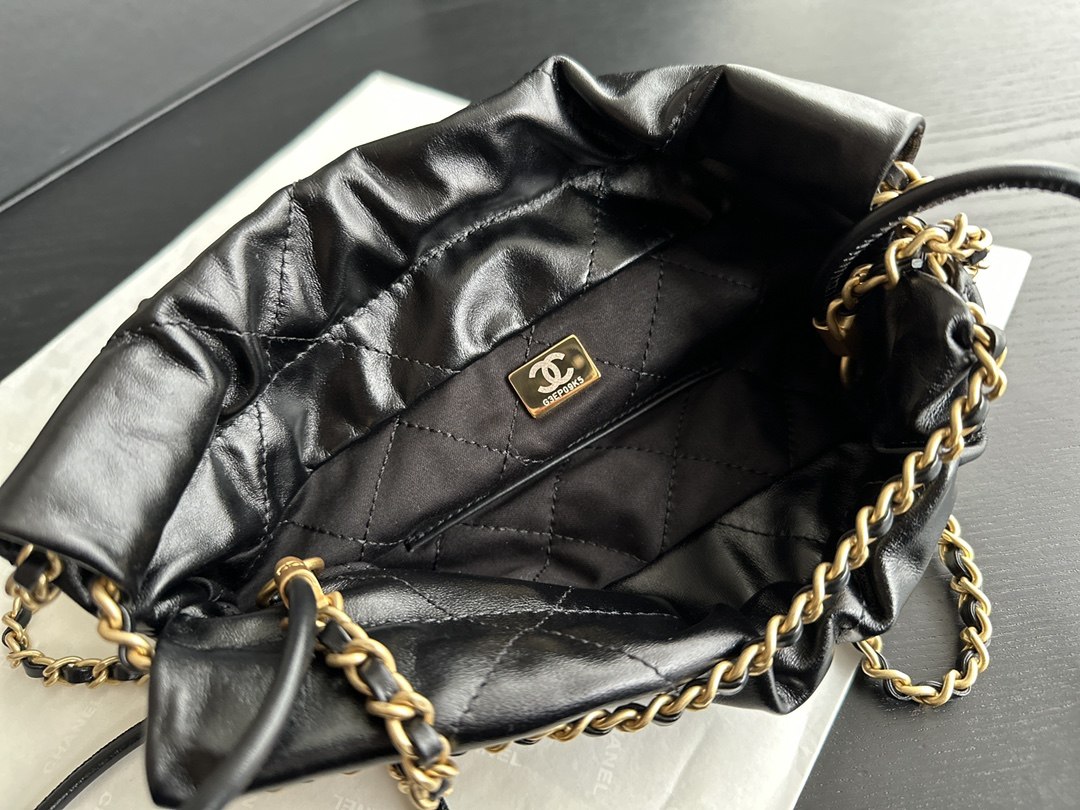 CHANEL 22 Mini Handbag Black