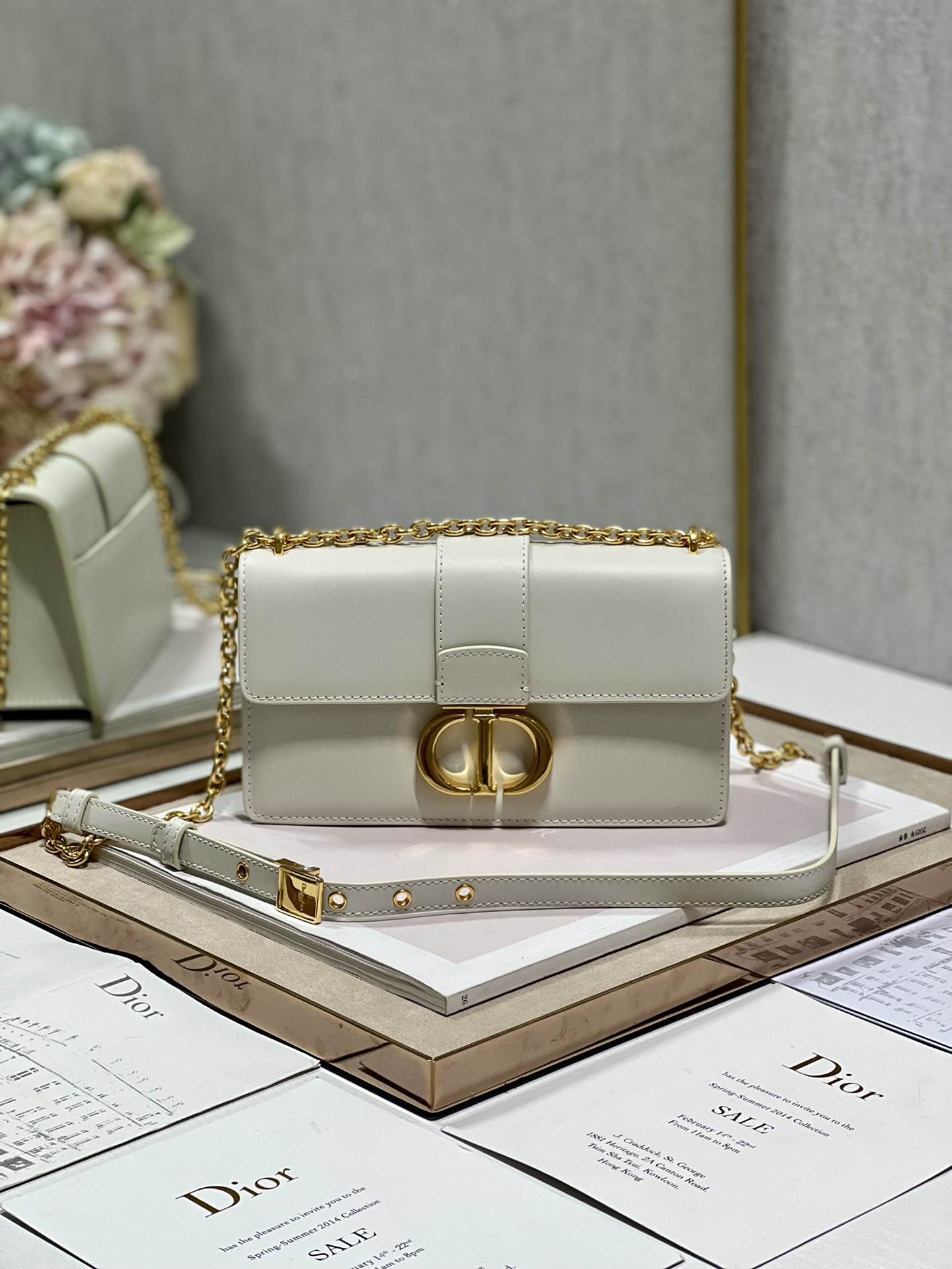 DIOR 30 Montaigne East-West Bag with Chain Latte