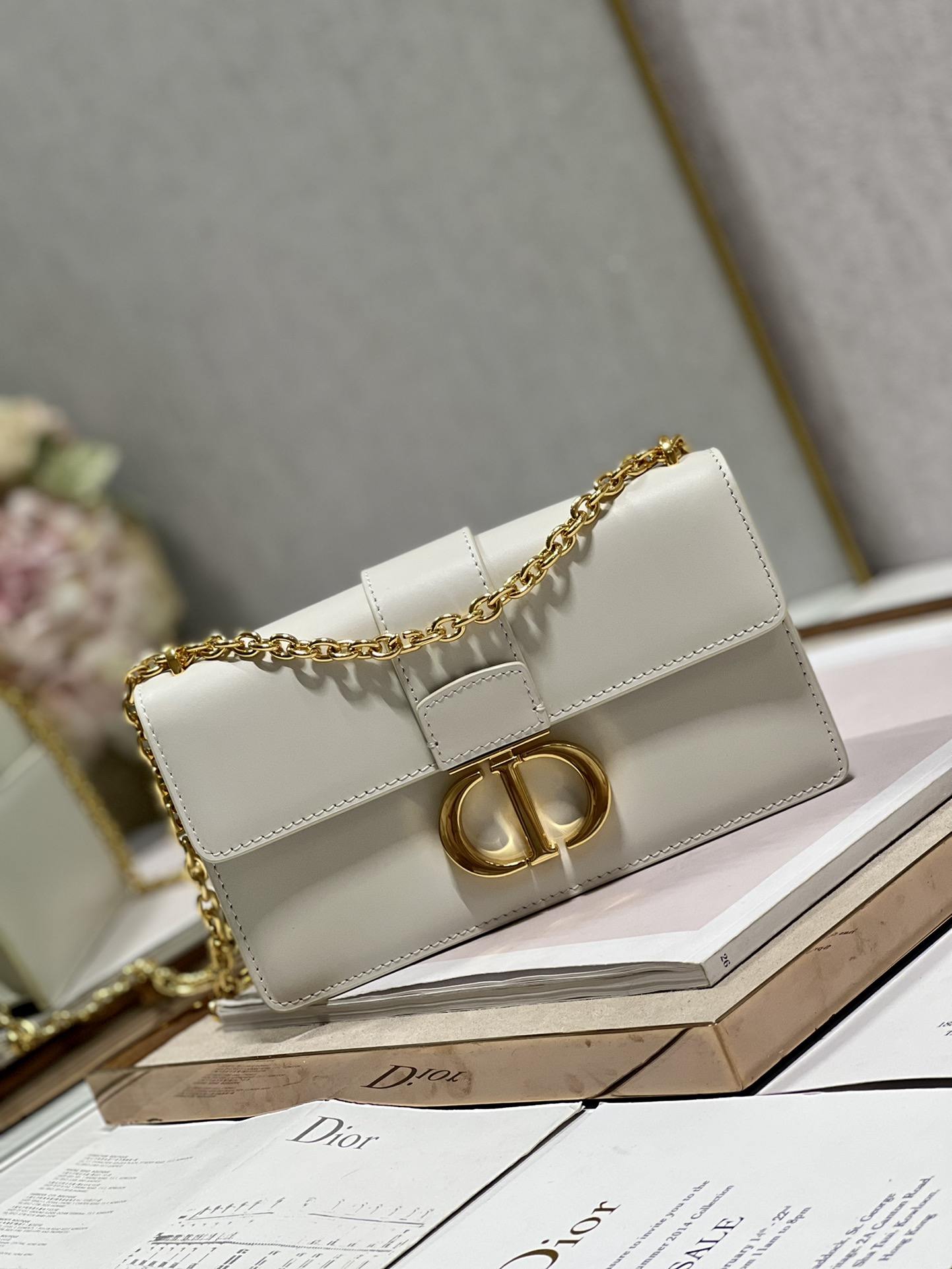 DIOR 30 Montaigne East-West Bag with Chain Latte