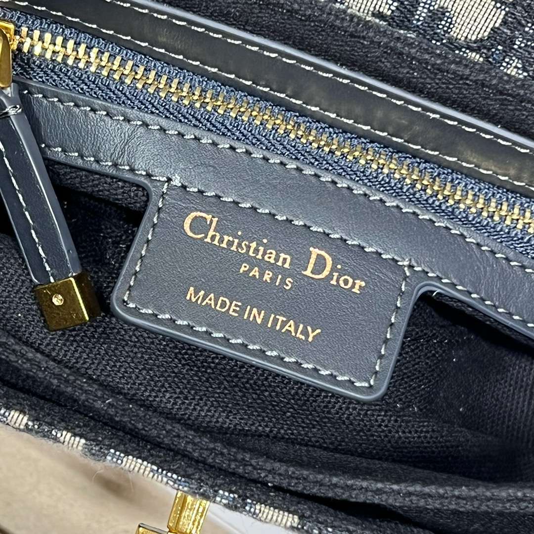 DIOR Small 30 Montaigne Avenue Bag Blue Dior Oblique Jacquard