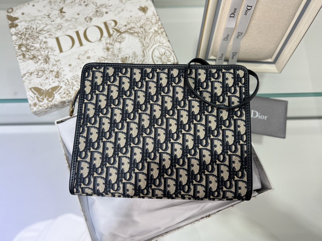 DIOR 30 Montaigne Dea Pouch Blue Dior Oblique Jacquard