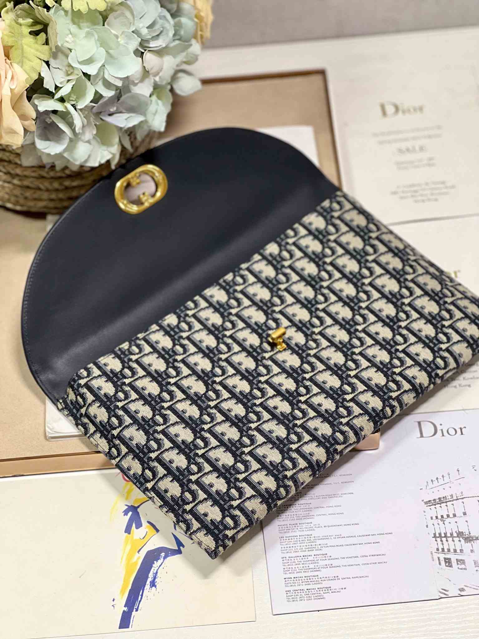 DIOR 30 Montaigne Avenue Pouch with Flap Blue Dior Oblique Jacquard