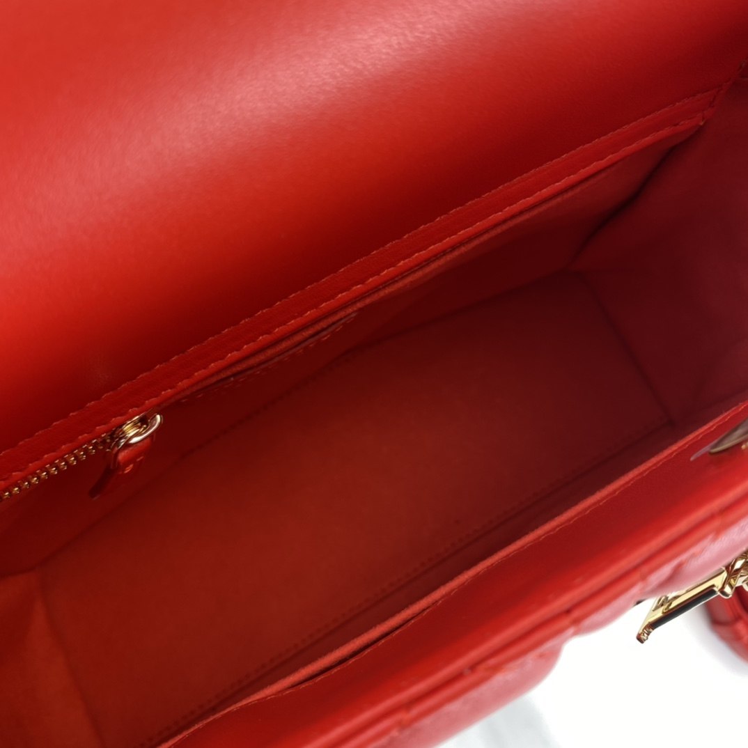 DIOR Medium Lady Dior Bag Amaryllis Red