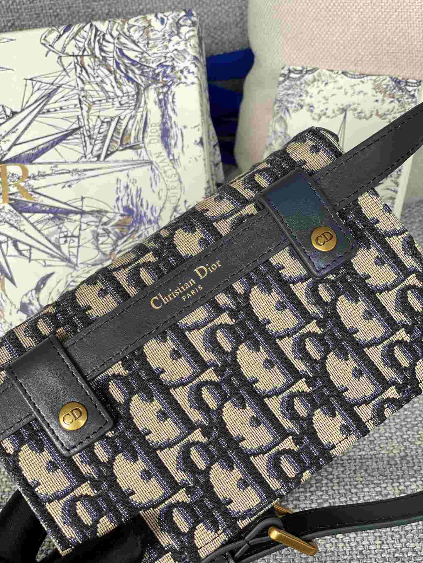 DIOR Saddle Belt Pouch Blue Dior Oblique Jacquard