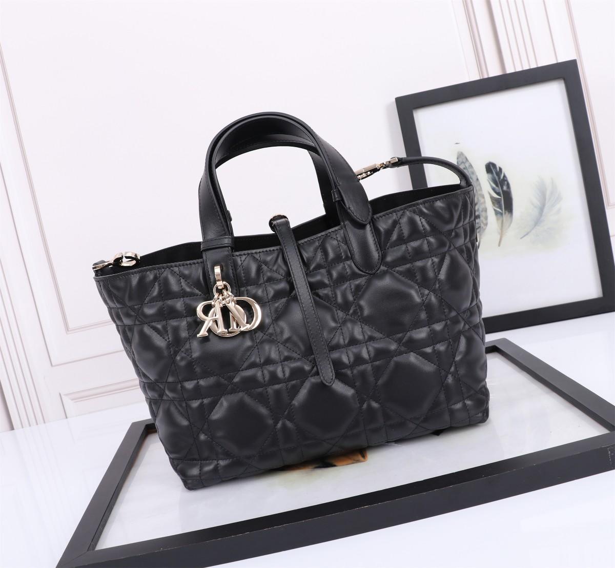 DIOR Medium Dior Toujours Bag Black & Gold-tone Hardware