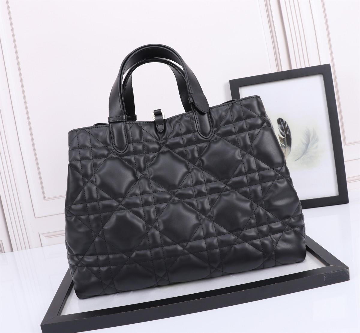 DIOR Large Dior Toujours Bag Black 