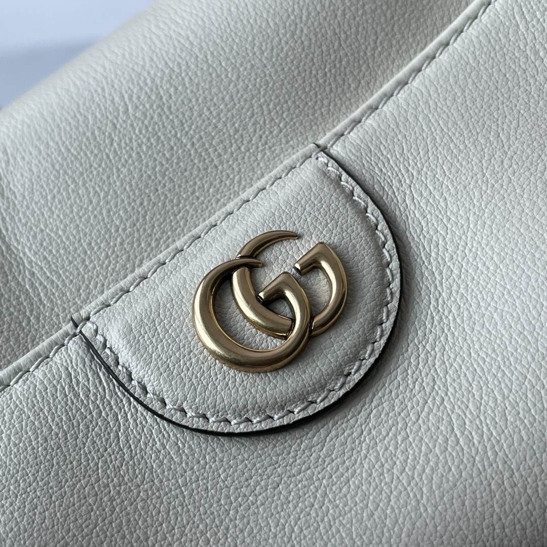 GUCCI Diana Medium Shoulder Bag White