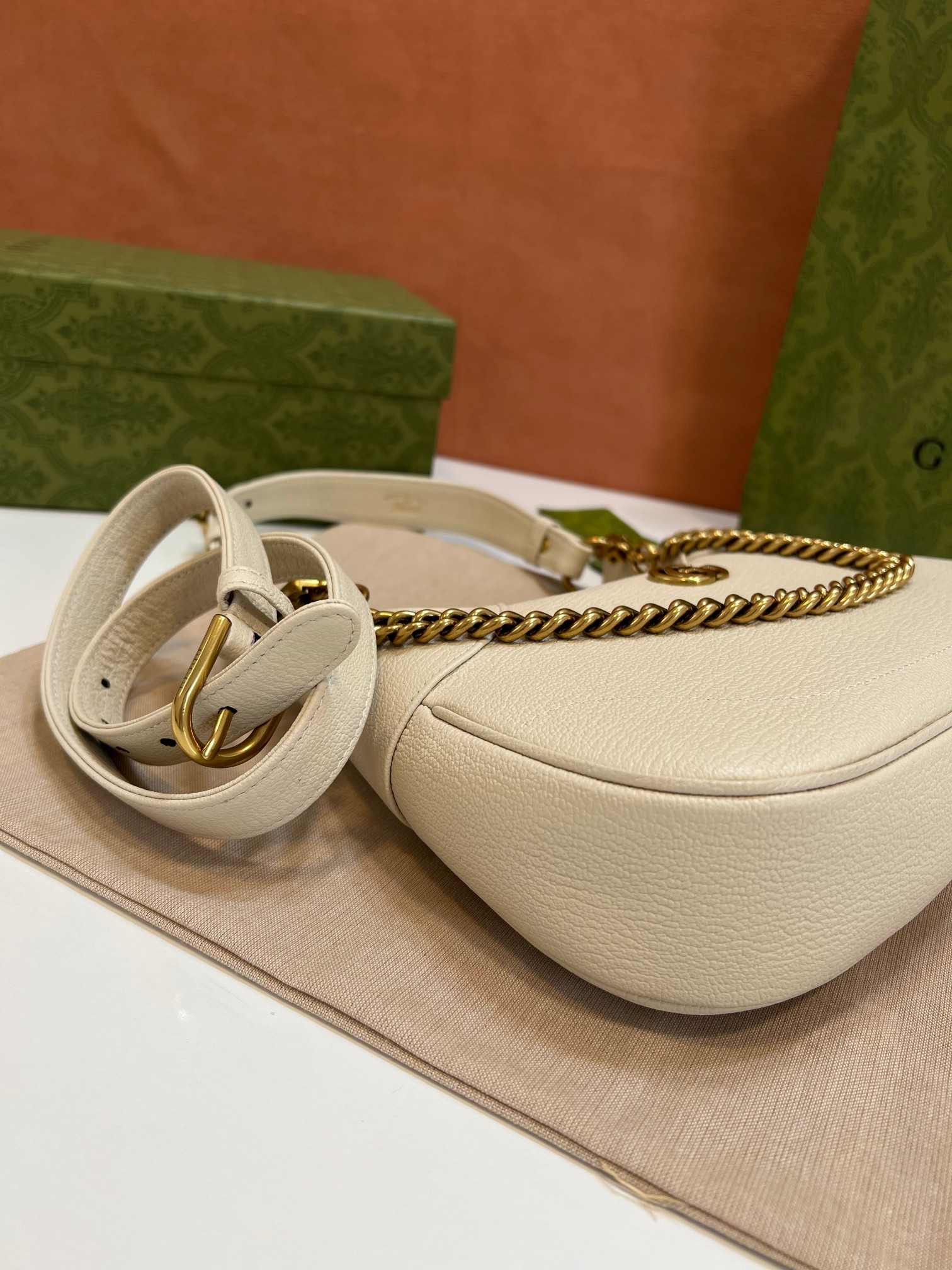 GUCCI Aphrodite Small Shoulder Bag White