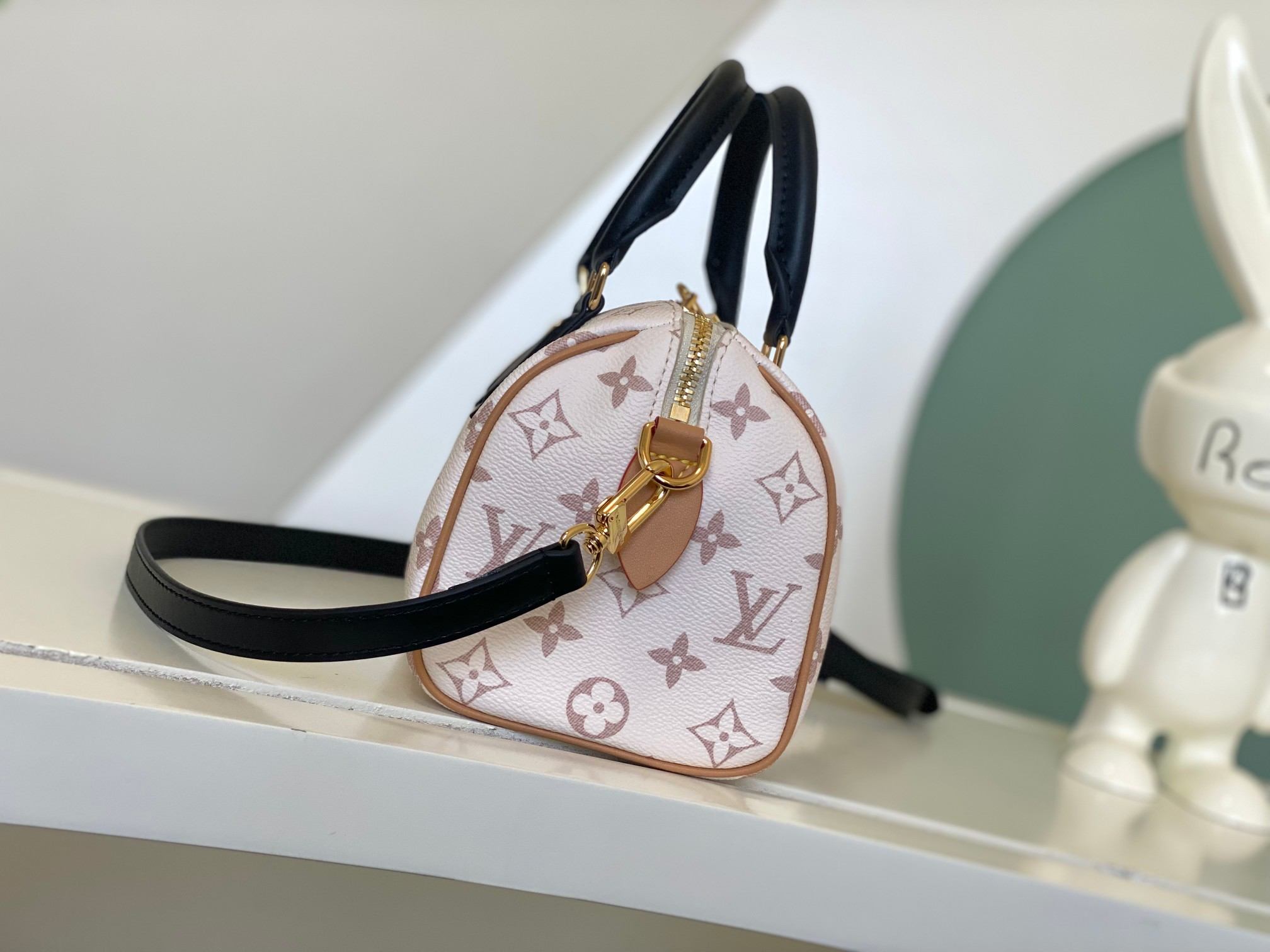 LOUIS VUITTON Speedy Bandoulière 20 Monogram Dune coated canvas