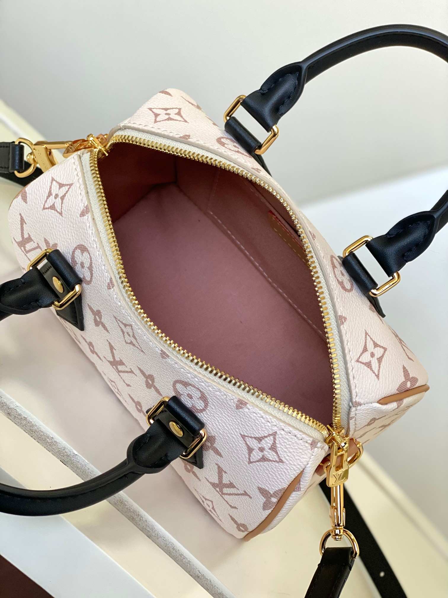 LOUIS VUITTON Speedy Bandoulière 20 Monogram Dune coated canvas