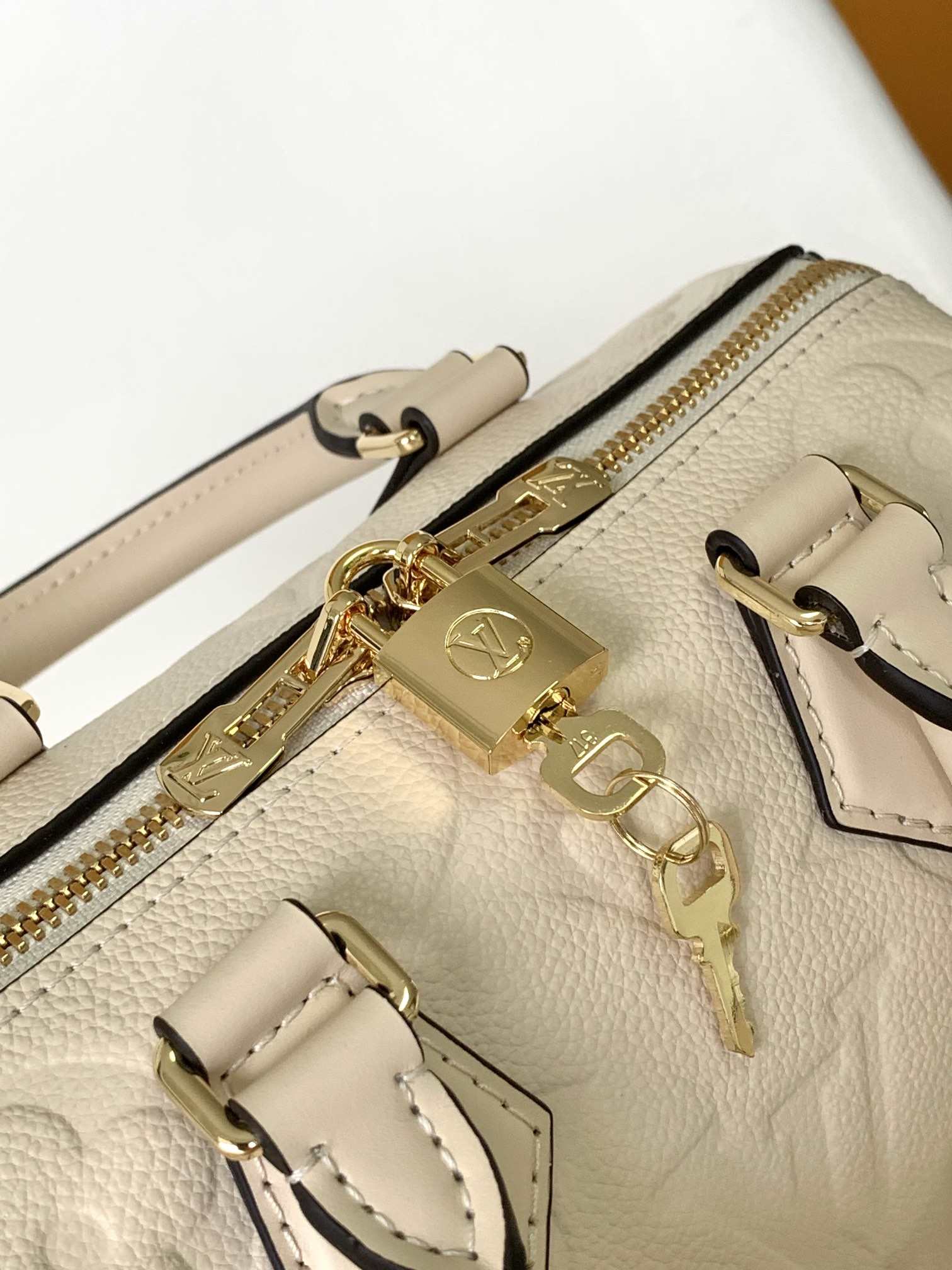 LOUIS VUITTON Speedy Bandoulière 20 Crème Beige