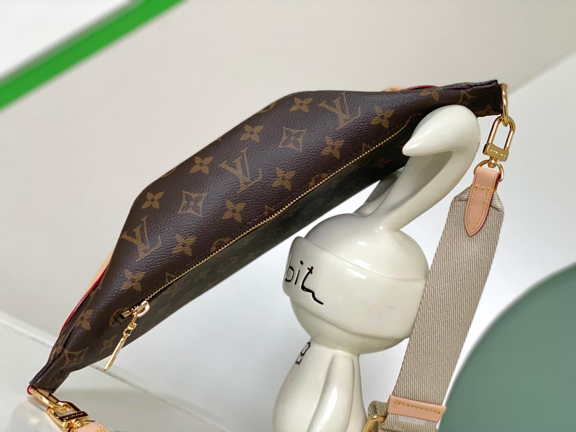 LOUIS VUITTON High Rise Bumbg Monogram 