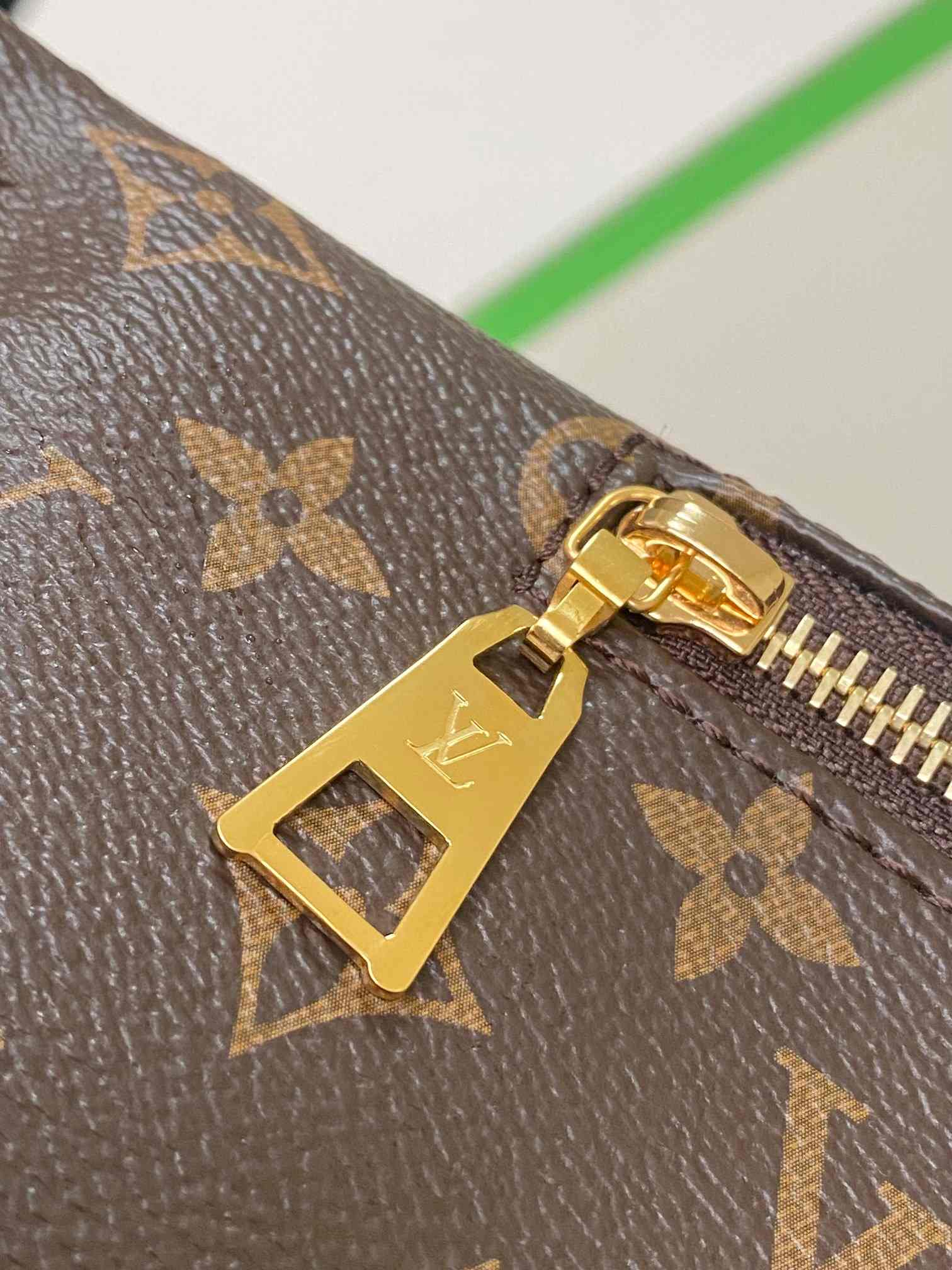 LOUIS VUITTON High Rise Bumbg Monogram 