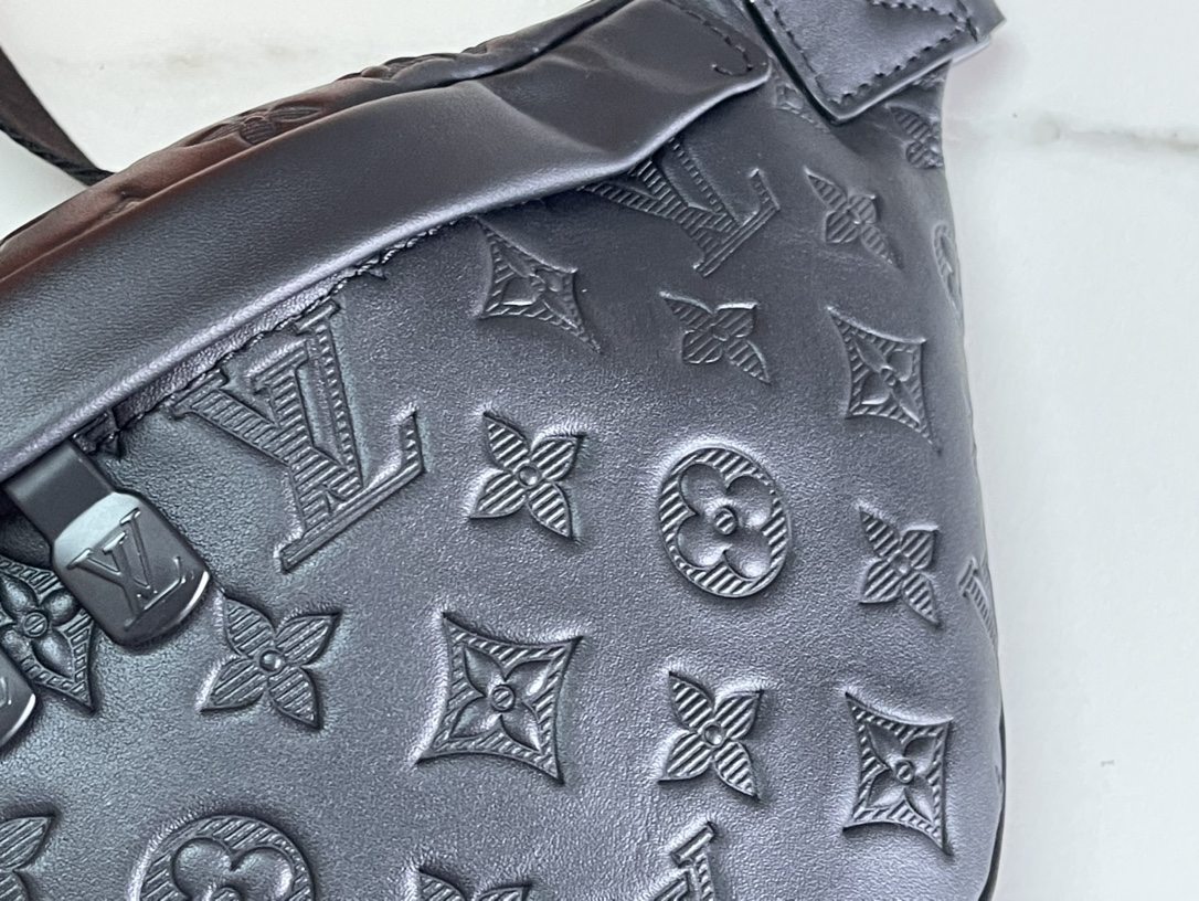 LOUIS VUITTON Discovery PM Bumbag Monogram Shadow calf leather