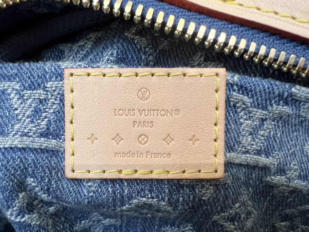 LOUIS VUITTON High Rise Bumbg Denim Blue