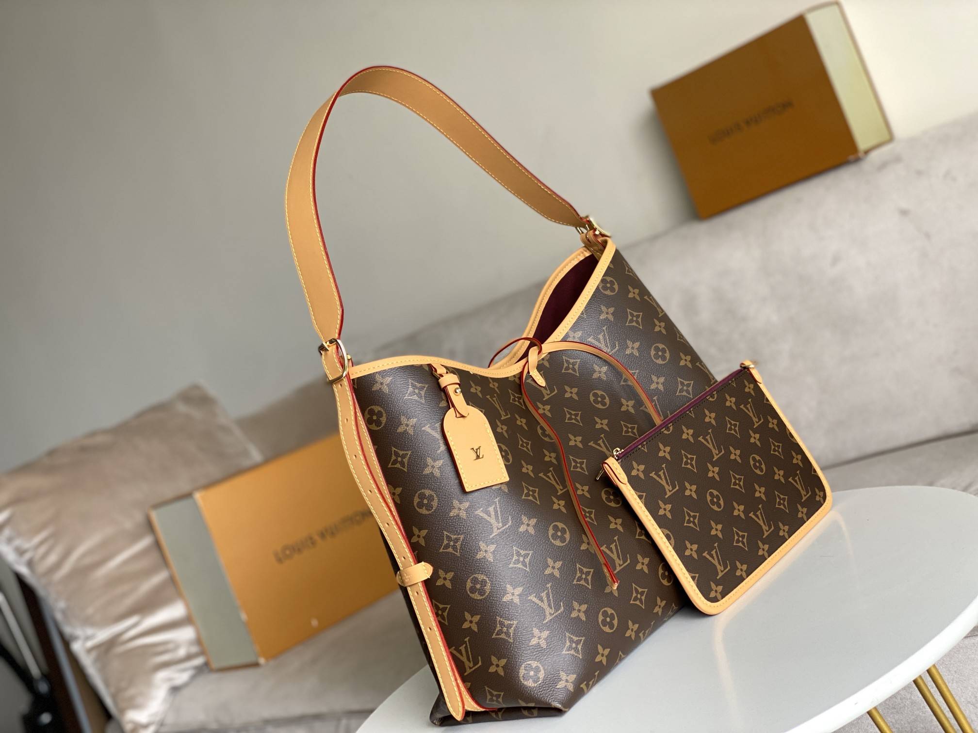 LOUIS VUITTON CarryAll MM Monogram