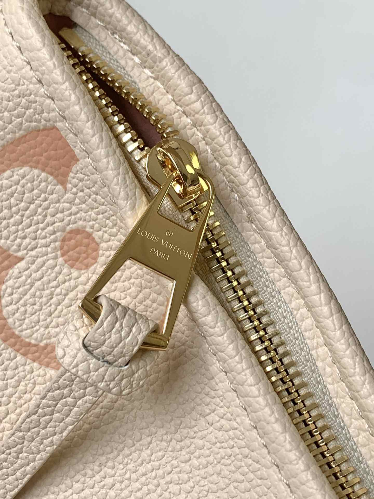 LOUIS VUITTON CarryAll PM Latte/Chamallow