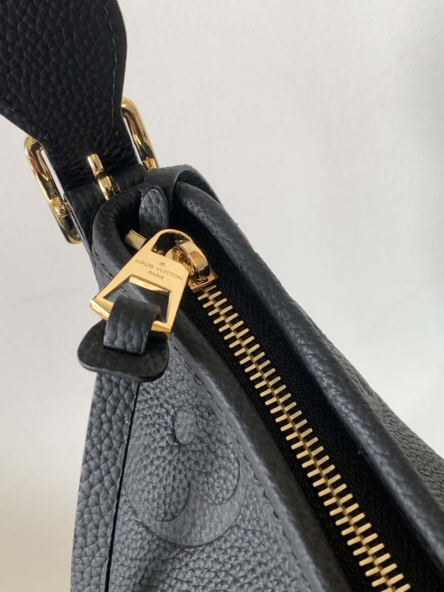 LOUIS VUITTON CarryAll PM Black