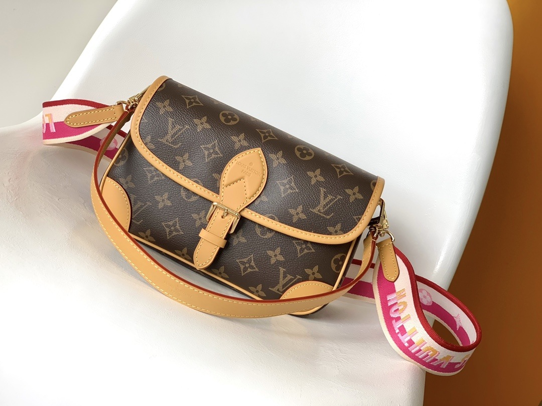 LOUIS VUITTON Diane Satchel Monogram