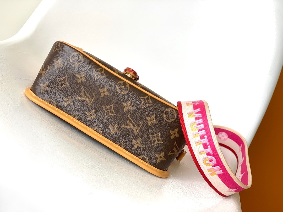 LOUIS VUITTON Diane Satchel Monogram