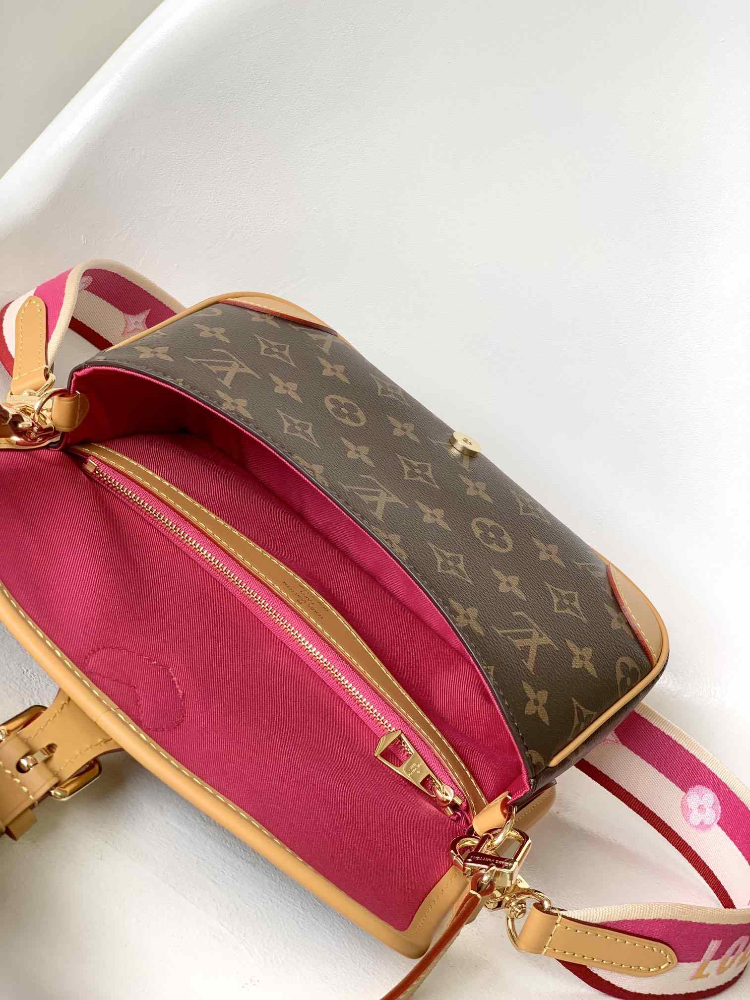 LOUIS VUITTON Diane Satchel Monogram