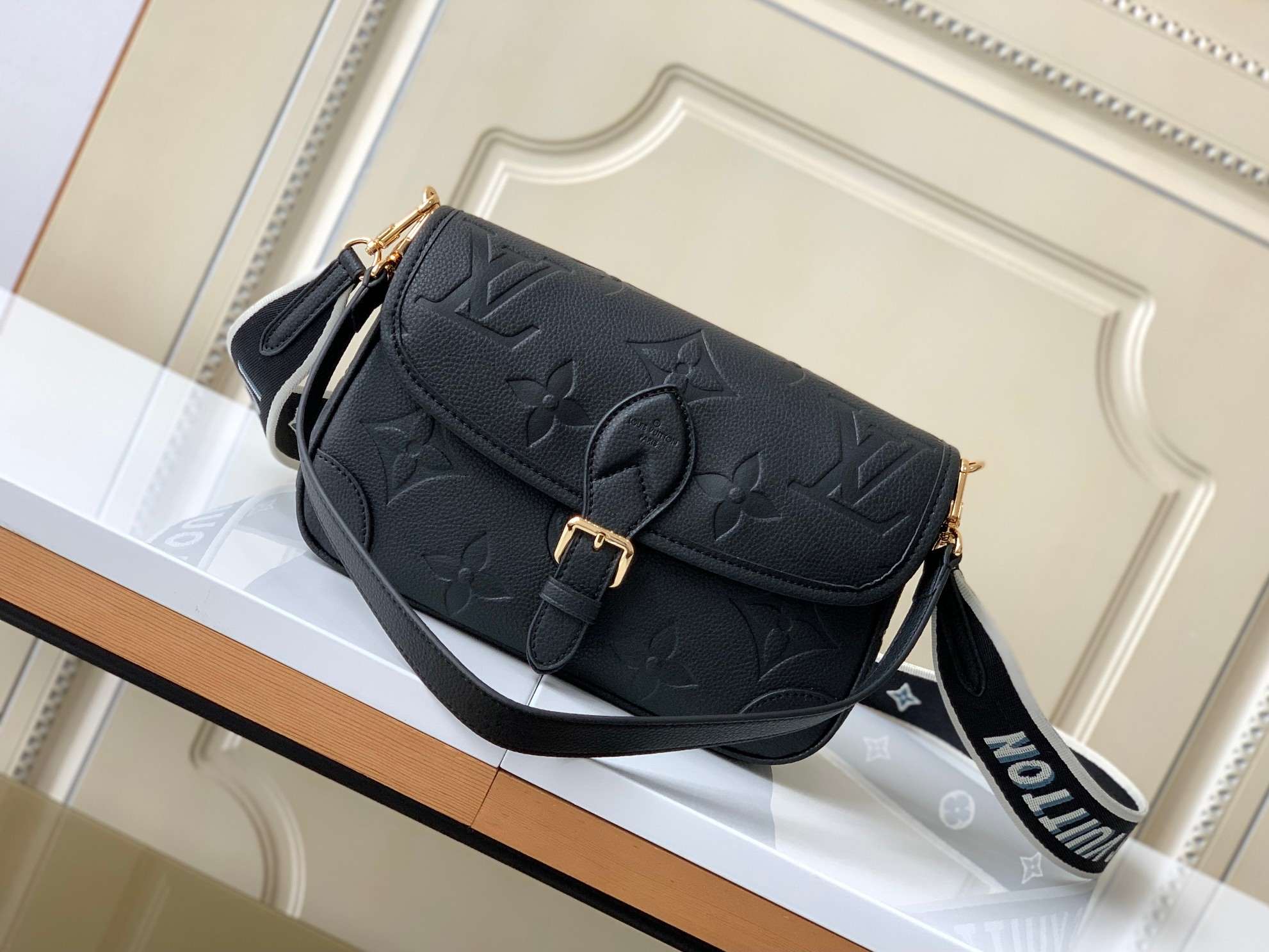 LOUIS VUITTON Diane Satchel Black