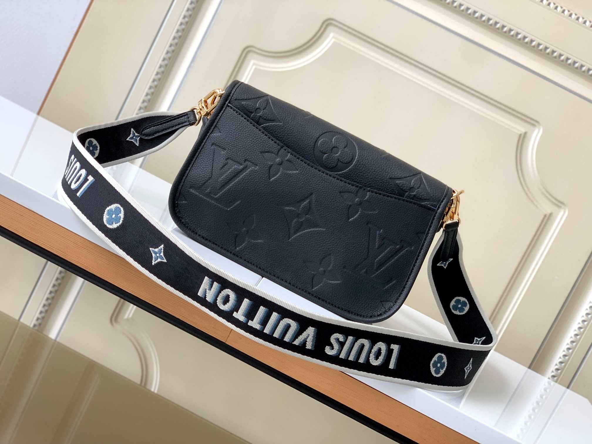 LOUIS VUITTON Diane Satchel Black