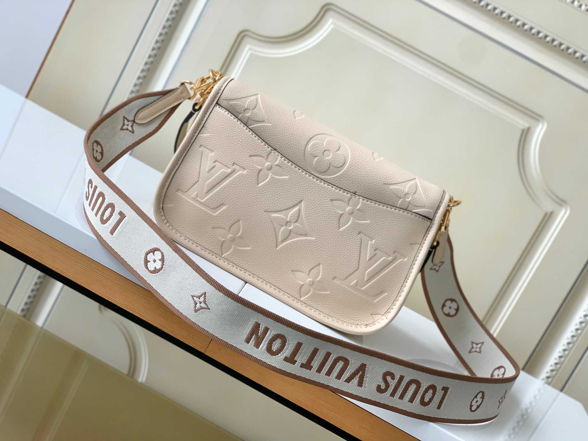 LOUIS VUITTON Diane Satchel Crème Beige