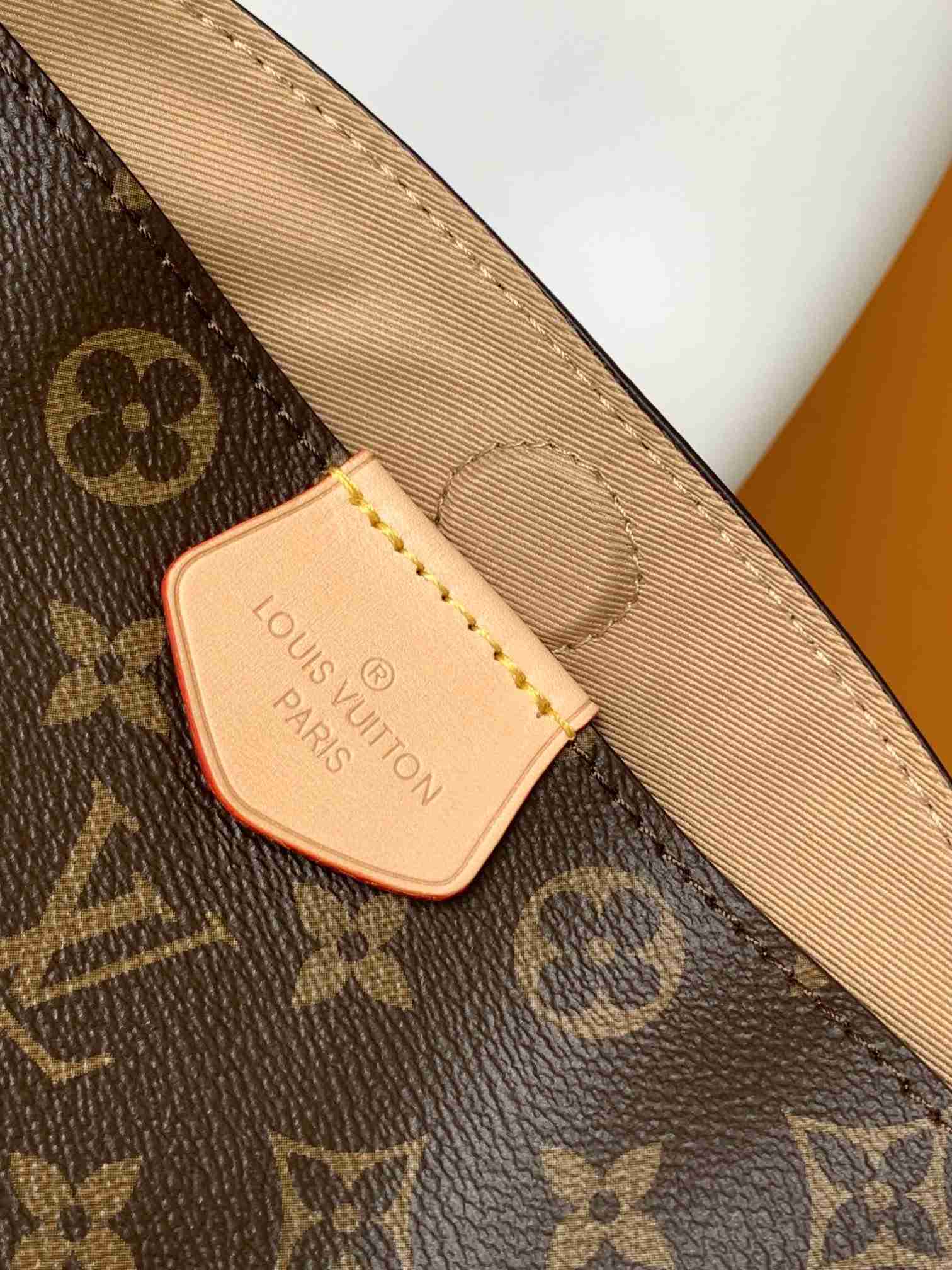 LOUIS VUITTON Graceful PM Hobo Bag Monogram