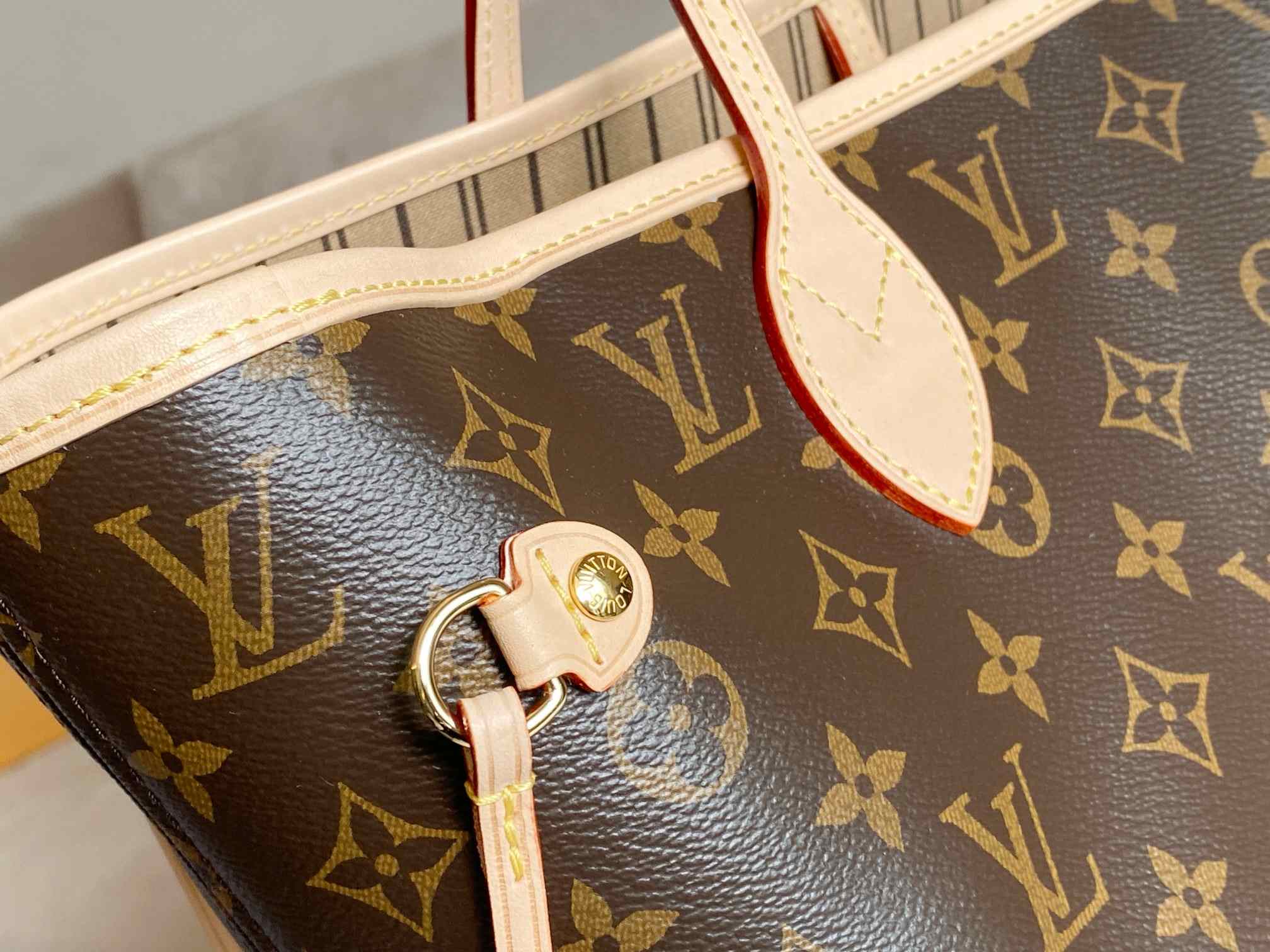 LOUIS VUITTON Neverfull MM Tote Bag Monogram