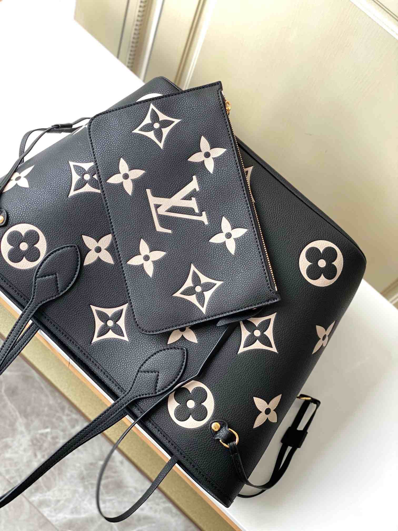 LOUIS VUITTON Neverfull MM Tote Bag Black/Beige