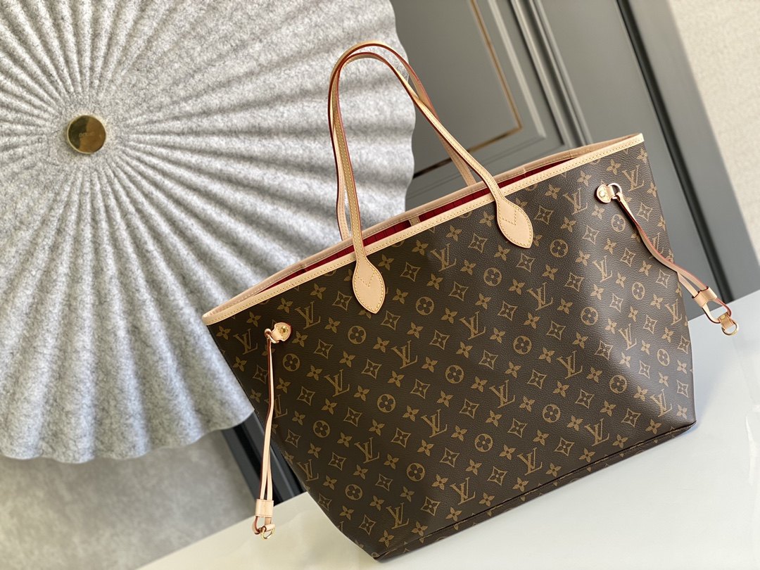 LOUIS VUITTON Neverfull GM Tote Bag Monogram