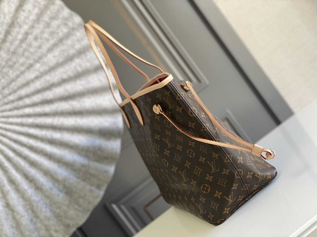 LOUIS VUITTON Neverfull GM Tote Bag Monogram