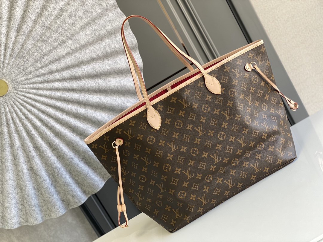 LOUIS VUITTON Neverfull GM Tote Bag Monogram