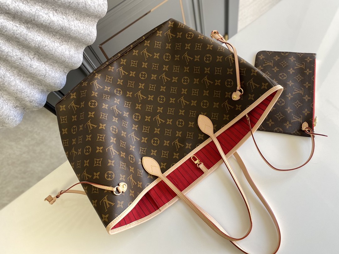 LOUIS VUITTON Neverfull GM Tote Bag Monogram