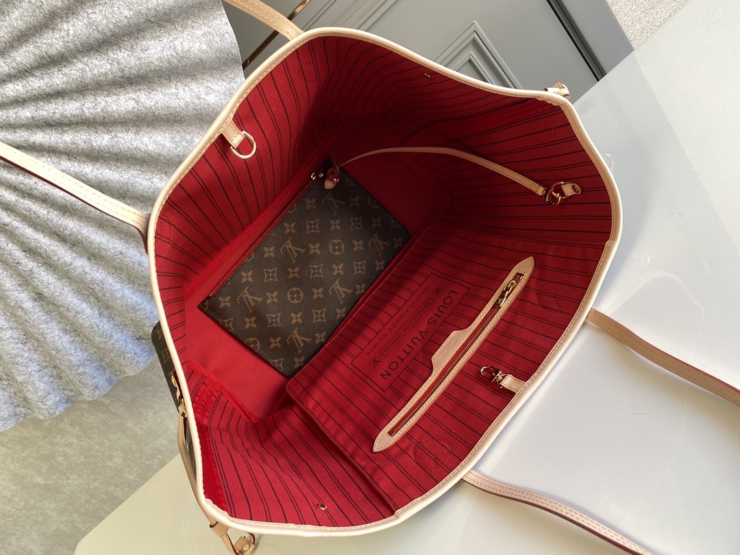 LOUIS VUITTON Neverfull GM Tote Bag Monogram